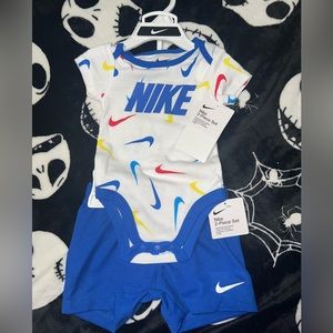 Two-Piece Set (NIKE)